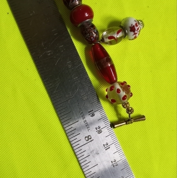 Goldtone red beaded toggle glass Bracelet - Picture 6 of 6